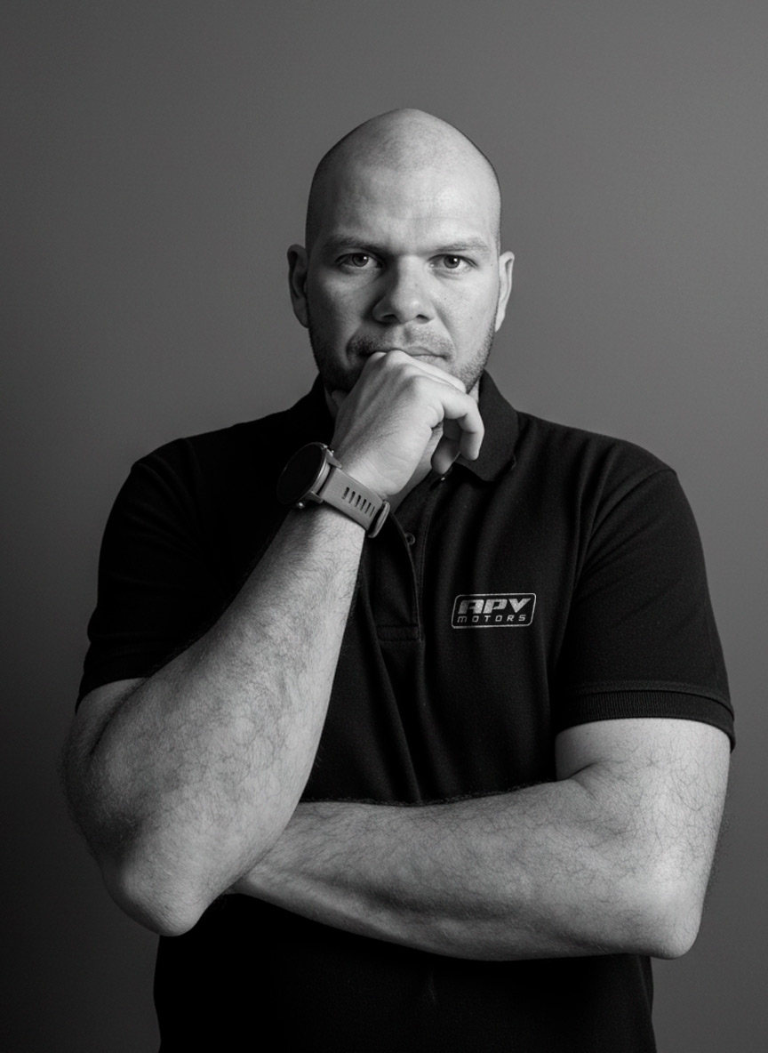 Alexander Parra - Broker de APV Motors